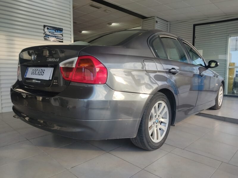 BMW Serie 3 318d BERLINA E90L