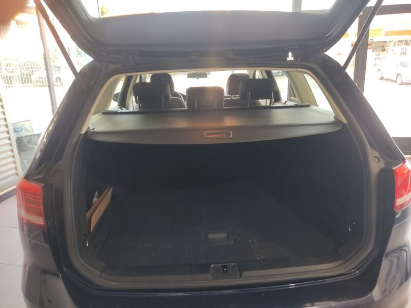 VOLKSWAGEN Passat 1.6 TDI 120cv Premier 5p.