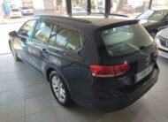 VOLKSWAGEN Passat 1.6 TDI 120cv Premier 5p.