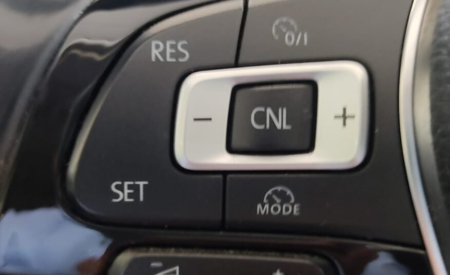 VOLKSWAGEN Passat 1.6 TDI 120cv Premier 5p.