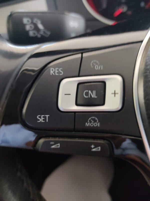 VOLKSWAGEN Passat 1.6 TDI 120cv Premier 5p.