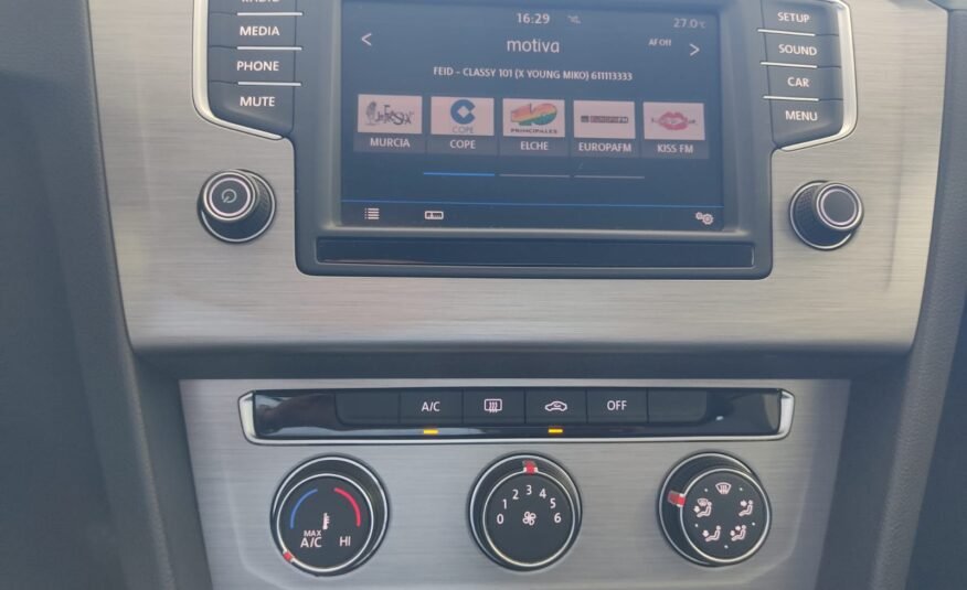 VOLKSWAGEN Passat 1.6 TDI 120cv Premier 5p.