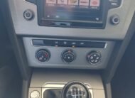 VOLKSWAGEN Passat 1.6 TDI 120cv Premier 5p.