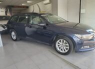 VOLKSWAGEN Passat 1.6 TDI 120cv Premier 5p.