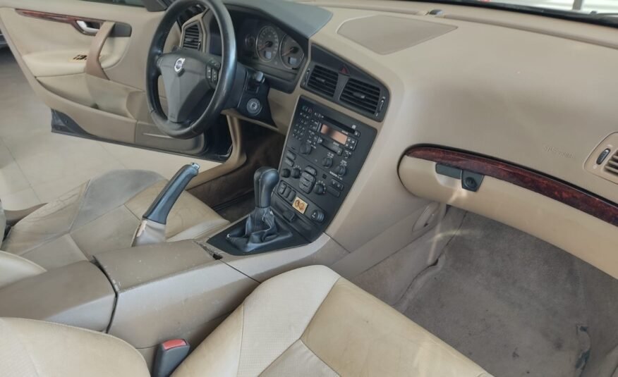 VOLVO S60 2.4 D5